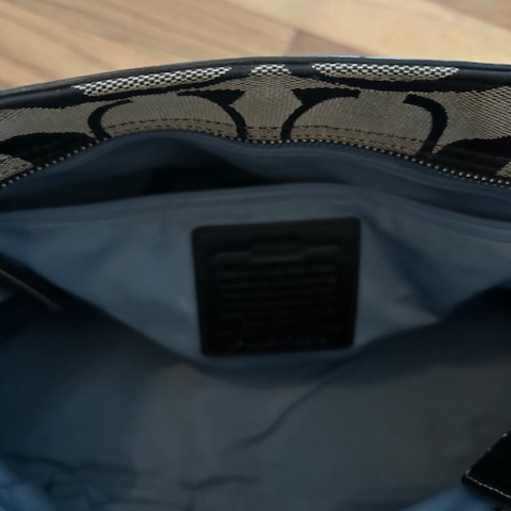 Unique Coach Handbag - Picture 5 of 6